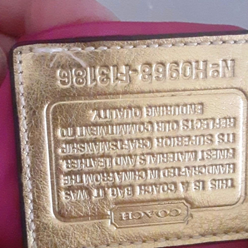 Large pre owned coach chelsea gold tattersall Graffiti purse serial H0968-F13186 - Picture 6 of 8